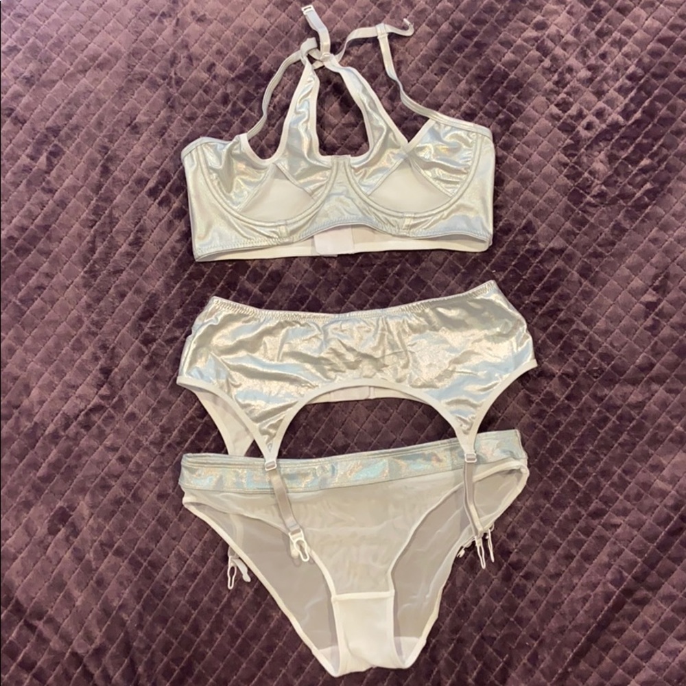 Space case holographic set